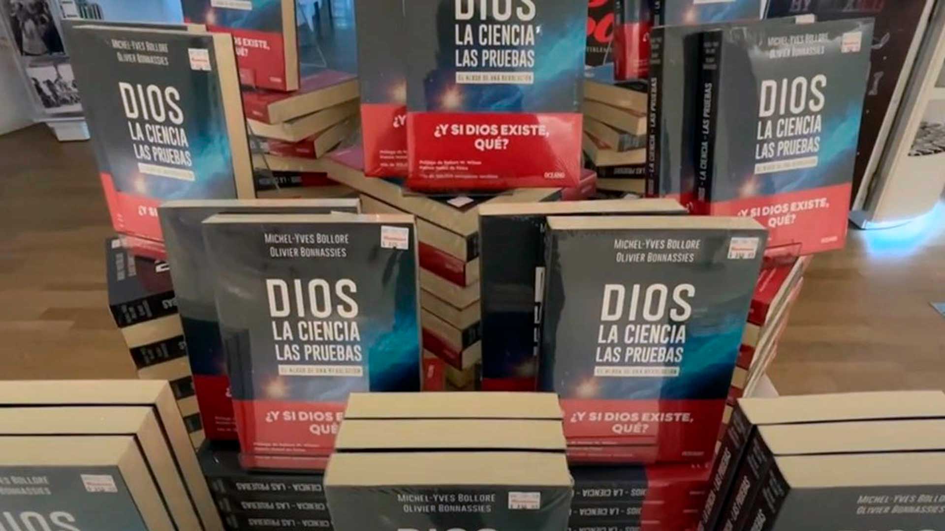 Cuatro libros que incrementaron ventas tras muerte de Francisco
